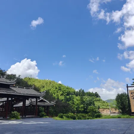 Tianqu Manor Отели в г. Синьхуа