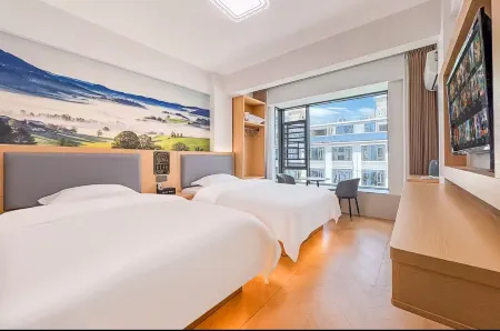 Rong'an Imperial Business Hotel (Fortune Plaza Underground Shopping Street)