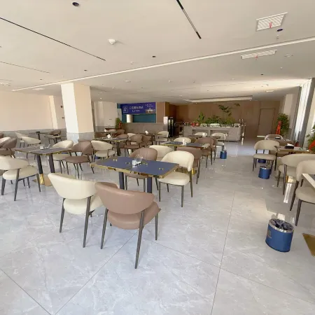 Lanou International Hotel (Xinyang Luoshan Jianghuai South Road)