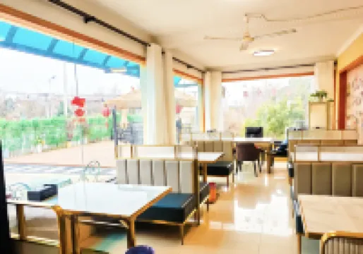 Mantu Courtyard Homestay