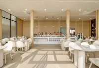Dalian Crown Platinum Sunrise Scenic Hotel (Jinshitan Resort Jinshitan Happy Coast)