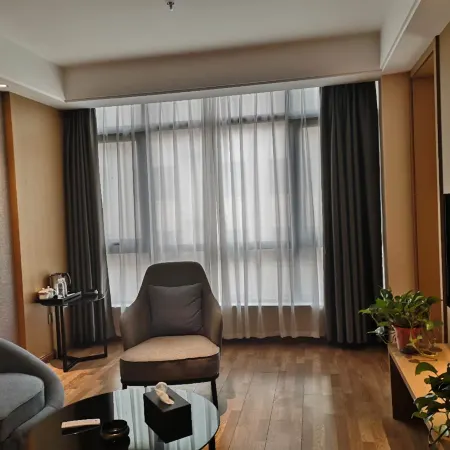 Shanyang Yihe Hotel (Shanyang People's Square)