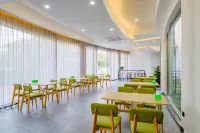 Langyue Business Hotel