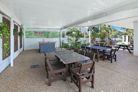 Elouera Tower Отели рядом с достопримечательностью «Cotton Tree Park»