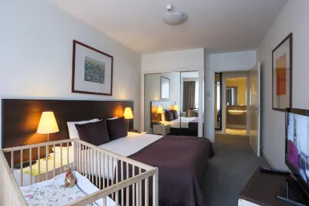 Adina Apartment Hotel Budapest Отели рядом с достопримечательностью «Óbuda Synagogue»