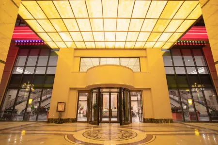 Golden Horse Horizon Hotel Отели рядом с достопримечательностью «Five Sciences Buddhist Academy»