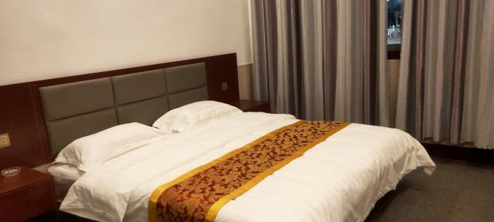 Longxian Jiaotong Hotel Hotel a Contea di Long