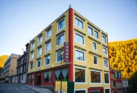 Siguniangshan Zhongshan Inn (Changpinggou Scenic Area)