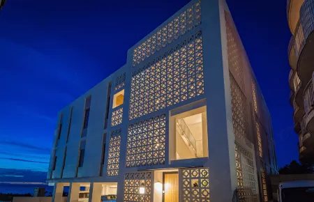 Onna Oceanview Suites Отели рядом с достопримечательностью «Рюкю- Силла»