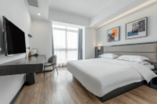 Qianyi Hotel (Yulin Jincheng Center Pedestrian Street Store)