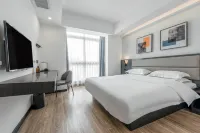 Qianyi Hotel (Yulin Jincheng Center Pedestrian Street Store)