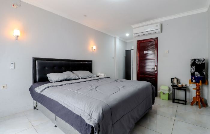 E Kamar by Zuzu