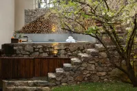 Yifangxi Hot Spring Hotel (Xianahei Branch, Wanfenglin Scenic Area) - spa