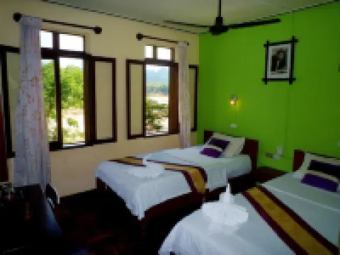 Saynamkhan River View Hotels near Sisavangvong Road