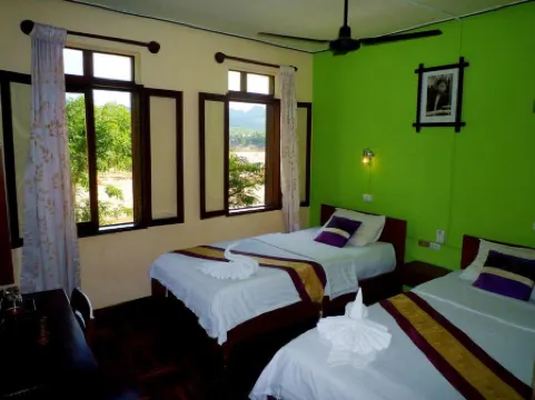 Saynamkhan River View