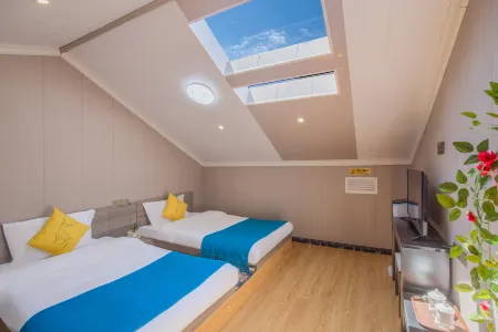 Search of Tasty Treats in Lugu Lake Отели рядом с достопримечательностью «Zouhun Bridge (Walking Marriage Bridge)»