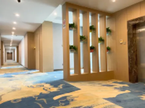 Mujiangnan Hotel (Danyang Huadu Jincheng)