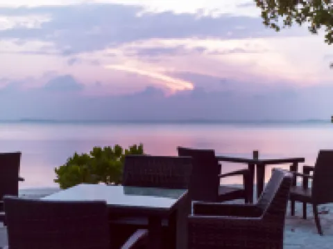 Endheri Sunset Hotels in Dhangethi