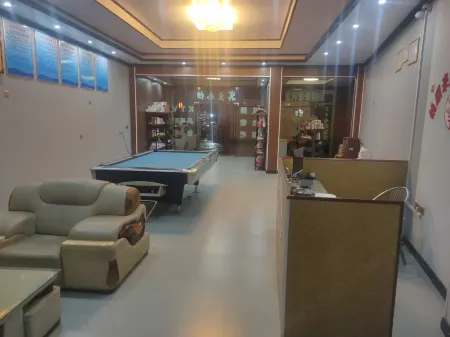 Qian Shunlai Hotel Отели в г. Ляньчен