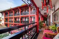 Wenjun Courtyard Hotel (near metro station, English-speaking service, travel agency)