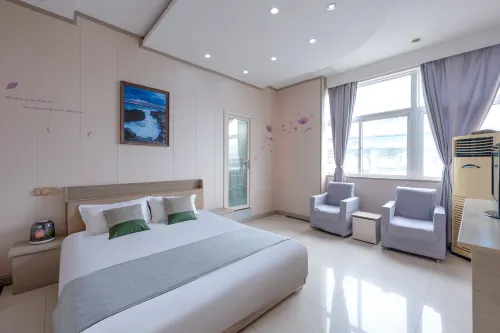 Hello Light Hotel (Bengbu Guangcai Branch)