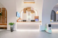 18 Degrees Smart Hotel(Kunming Vanke Charming City Guangwei Metro Station)