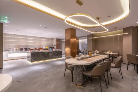 Homeinn Plus Hotel (Jining North Bus Station Vocational College) Отели в г. Цзинин