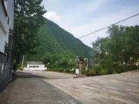 Muguang Garden Hostel - parking
