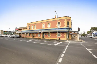 Nightcap at Federal Hotel Mt Gambier Hotels near Blue Lake