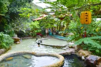 CLOUD NINE HOT SPRING WHISKEY HOTEL - Romantische