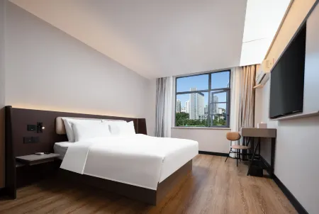 HanTing Hotel (Wuhan Hongshan Guangchang Subway Station)
