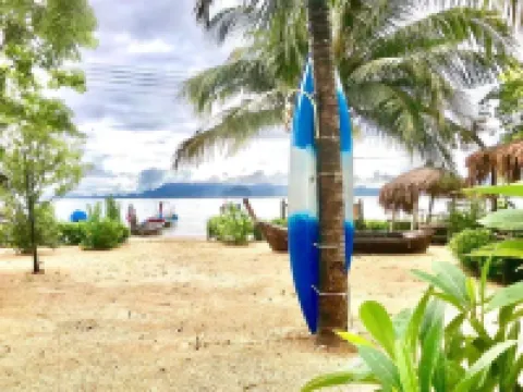 มุกมนต์ตรารีสอร์ตซีฟร้อนท์ โรงแรมในอำเภอ กันตัง