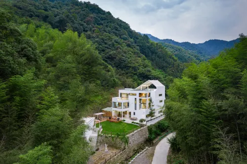 VALE VILLA