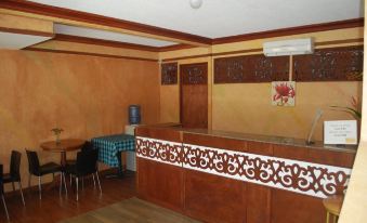RedDoorz Plus at Balai Sofia Bed & Breakfast Batangas - Housity