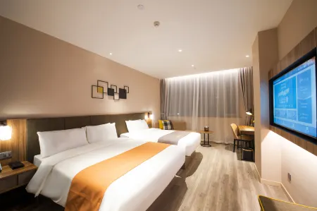 Homeinn Plus Hotel (Beijing Dongzhimen Subway Airport Express Station)