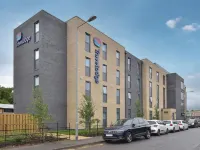 Travelodge Marlow Hotels near Bourne End Marina