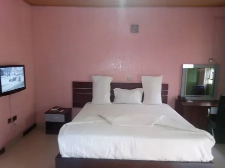 Goldenland Hotel Отели в г. Асаба