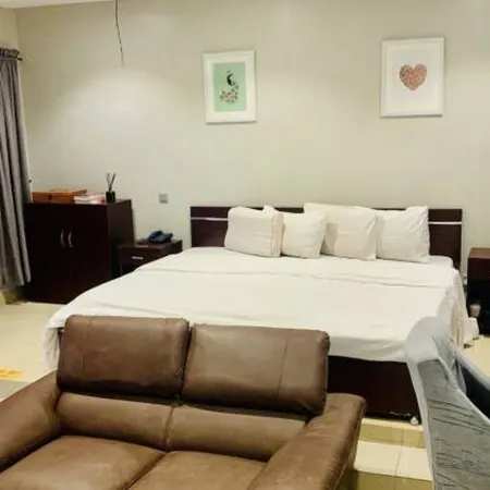 Rm Suites