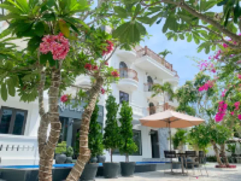 La Sera Suites An Vien Hotels near Museum of Oceanography