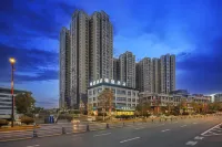 Huaxi Jinse Intelligent Cinema Hotel (Neijiang High-speed Railway North Station) Hotels near Dazhou Square