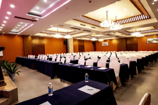 Campanile Hotel (Yueyang Railway Station Branch)） مرافق الأعمال Photos