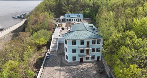 Fuyuan Jiagu Family Homestay