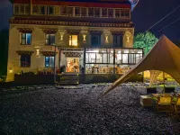 新都橋雲憶山居禪意民宿 新都橋住宿飯店