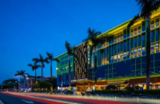 深圳坪山坑梓地鐵站亞朵酒店 坪山區酒店