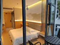 Shui Shang Lou Hotel (Nanjing Confucius Temple Old Gate East Branch)