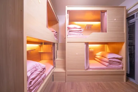 Yami Pure Female Youth B&B (Guanyinqiao Delicious Street)