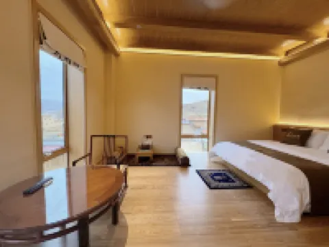 Wuxing Miaoyou · Micang Manor · Intangible Cultural Heritage Homestay