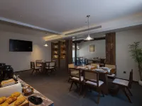 Molan Guanting Hotel (Shaoxing Luxun's Hometown City Square Branch) Hotels in Shaoxing