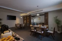 Molan Guanting Hotel (Shaoxing Luxun's Hometown City Square Branch)