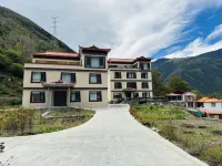 Gongga Homestay
